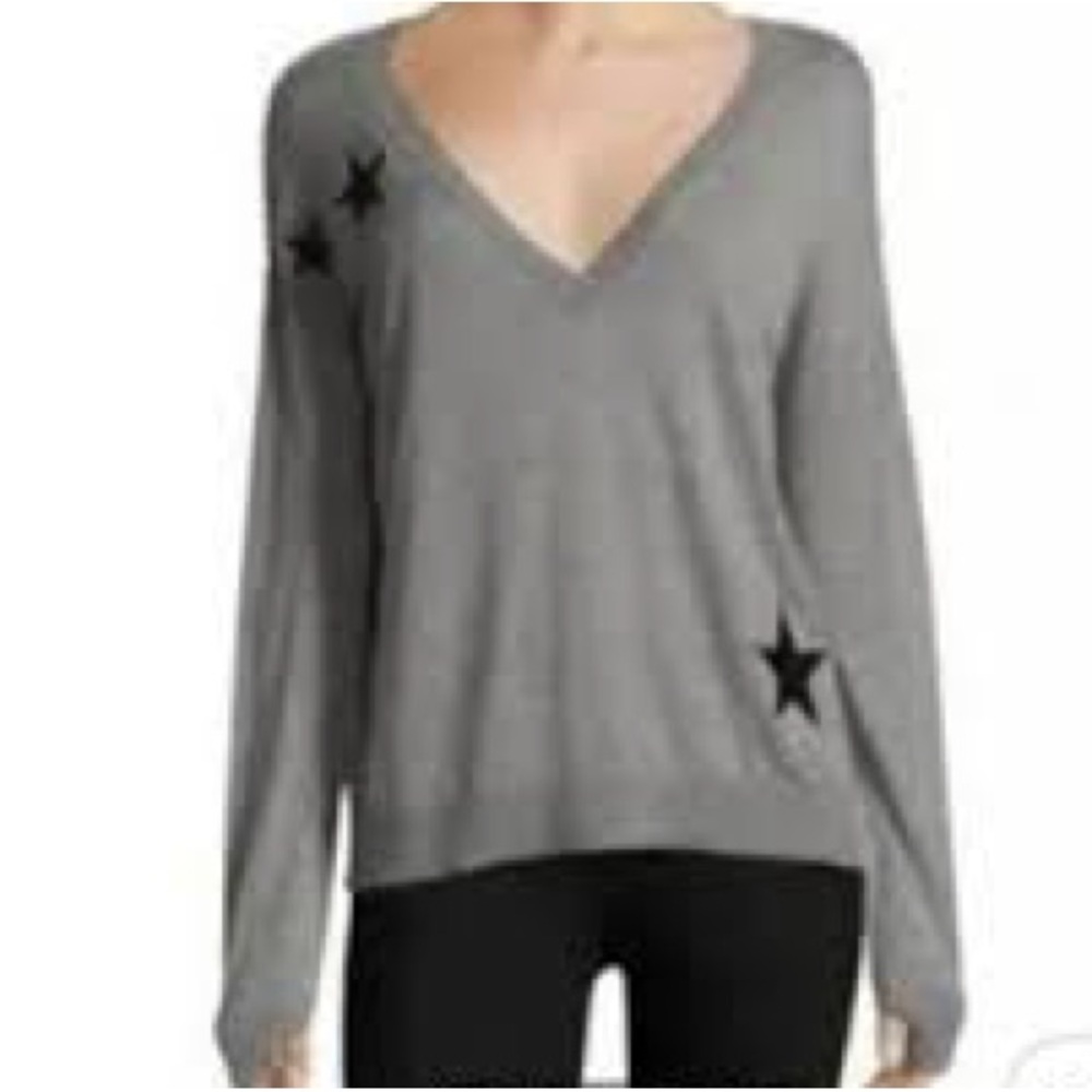 Feel The Piece‎ Gray V-Neck Sweater with Black Star Details